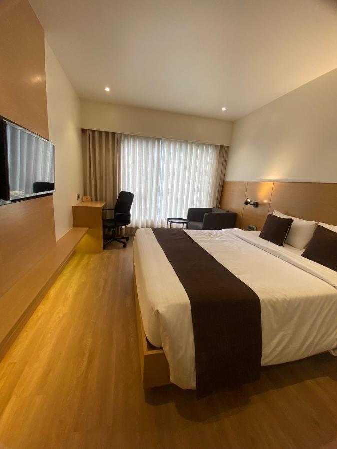 Hotel Mumbai House Ghansoli, Нави Мумбай Екстериор снимка