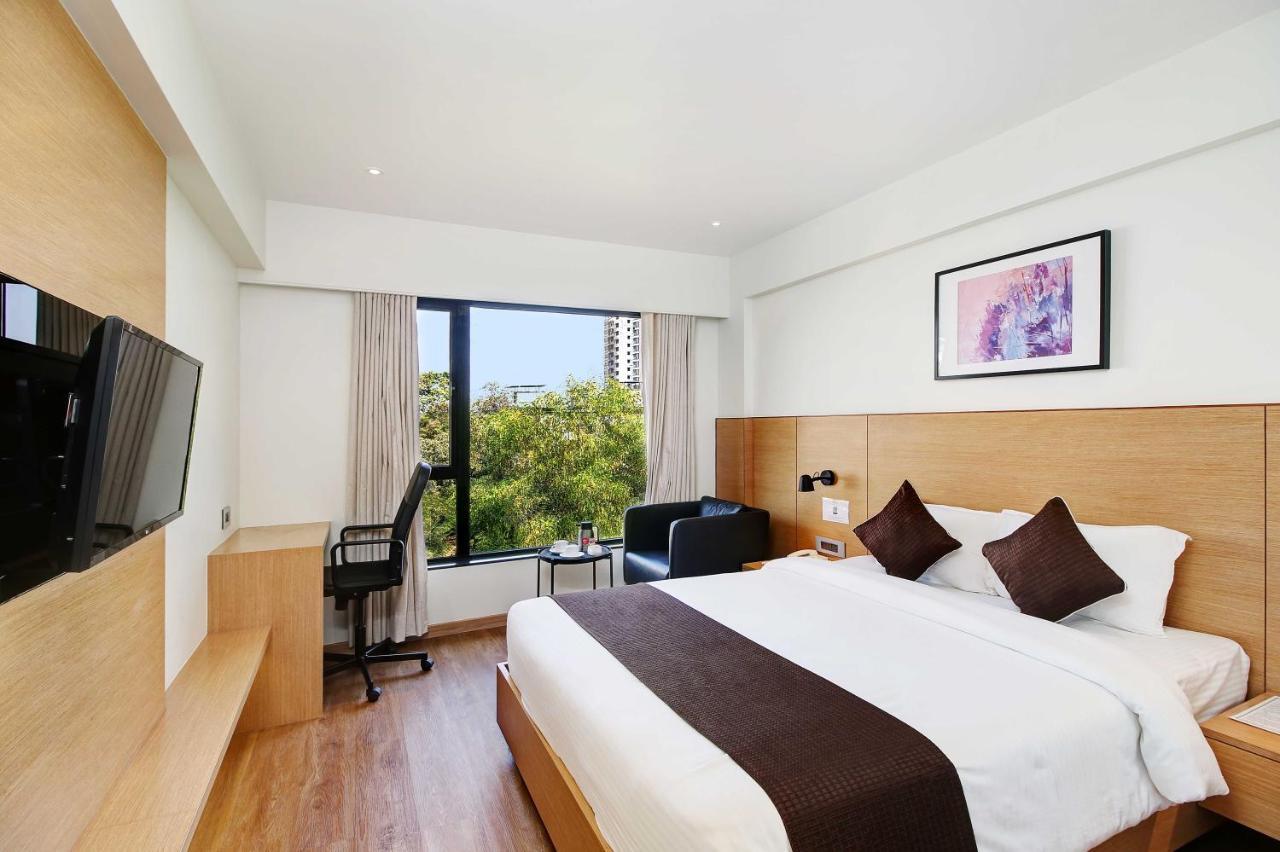 Hotel Mumbai House Ghansoli, Нави Мумбай Екстериор снимка