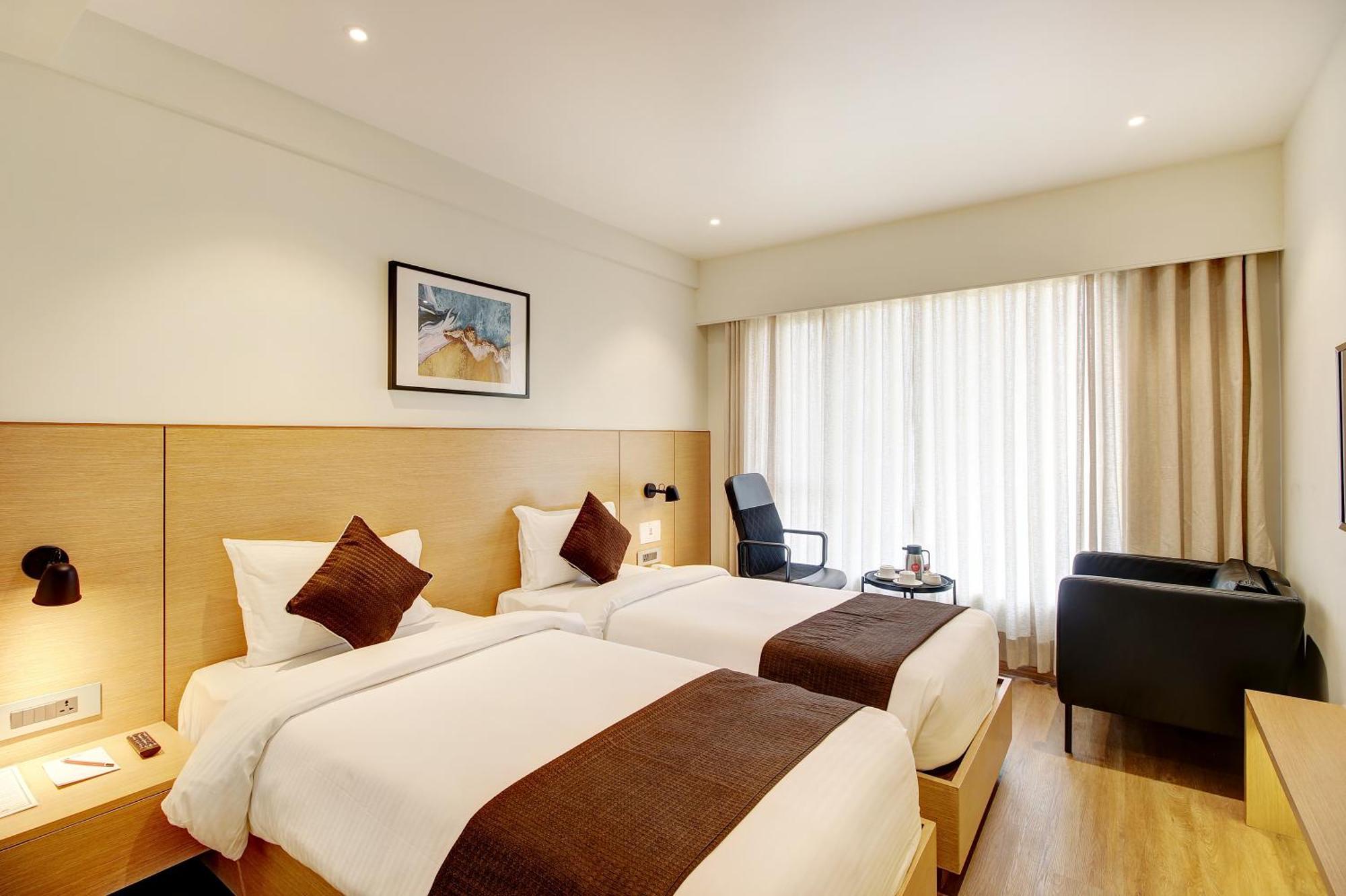Hotel Mumbai House Ghansoli, Нави Мумбай Екстериор снимка